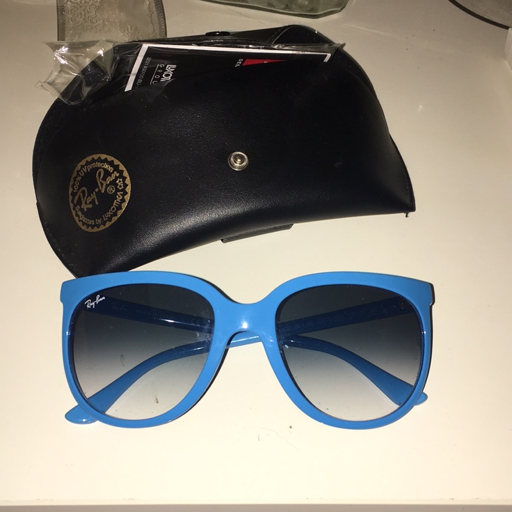 Baby blue AUTHENTIC Ray Bans